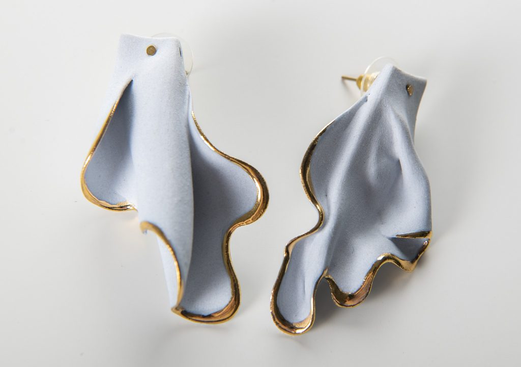 Cercei Wave albastru deschis-bijuterie-raluca-buzura