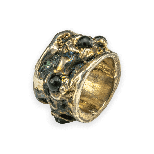 Circular ring with onyx-jewelry-alina-bancila